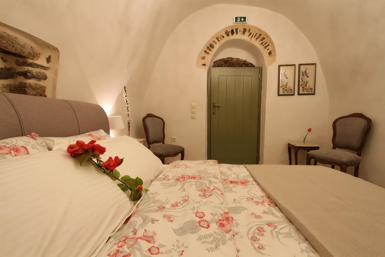 Mastic Hotel 3*