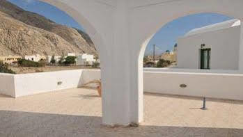 Halaris Perissa (Santorini)