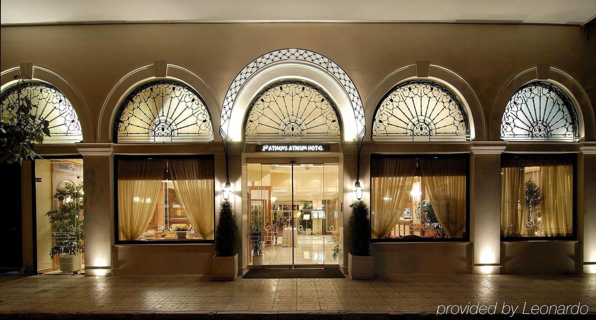 Atrium & Jacuzzi 4*