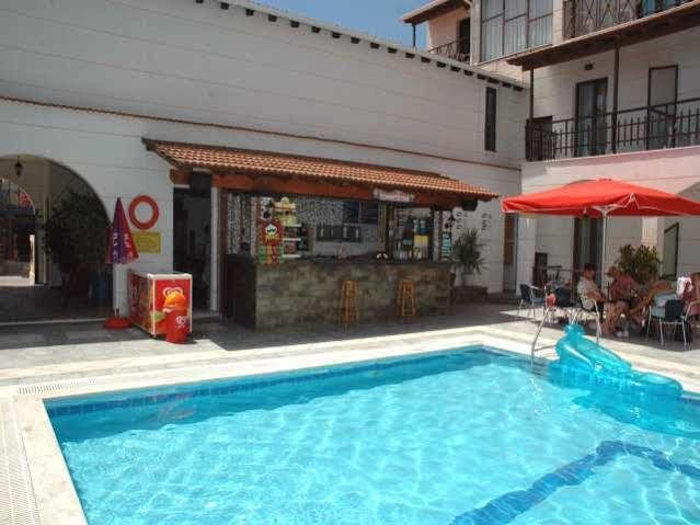 Lefkimi Hotel