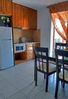 Kapetanos Apartment *