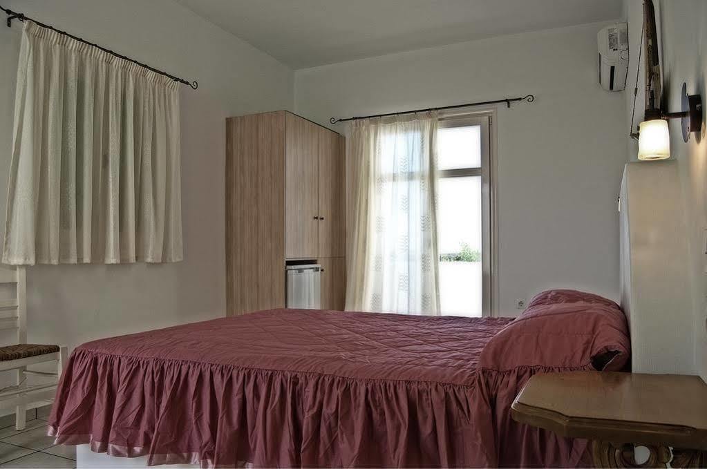 Plakes Sunset Hotel