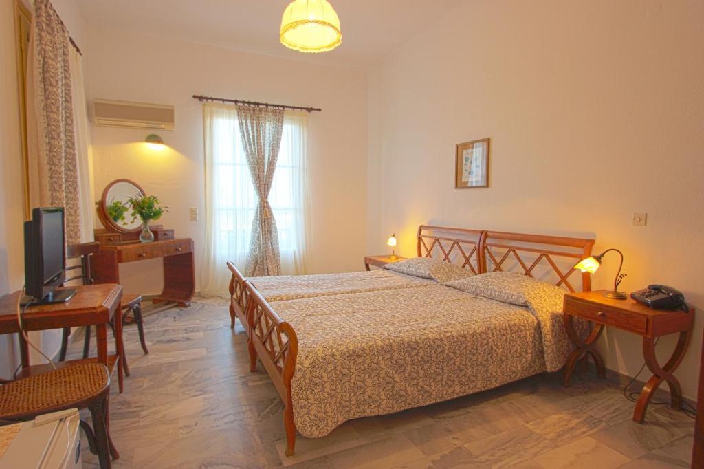 Hotel Swiss Naousa (Paros)