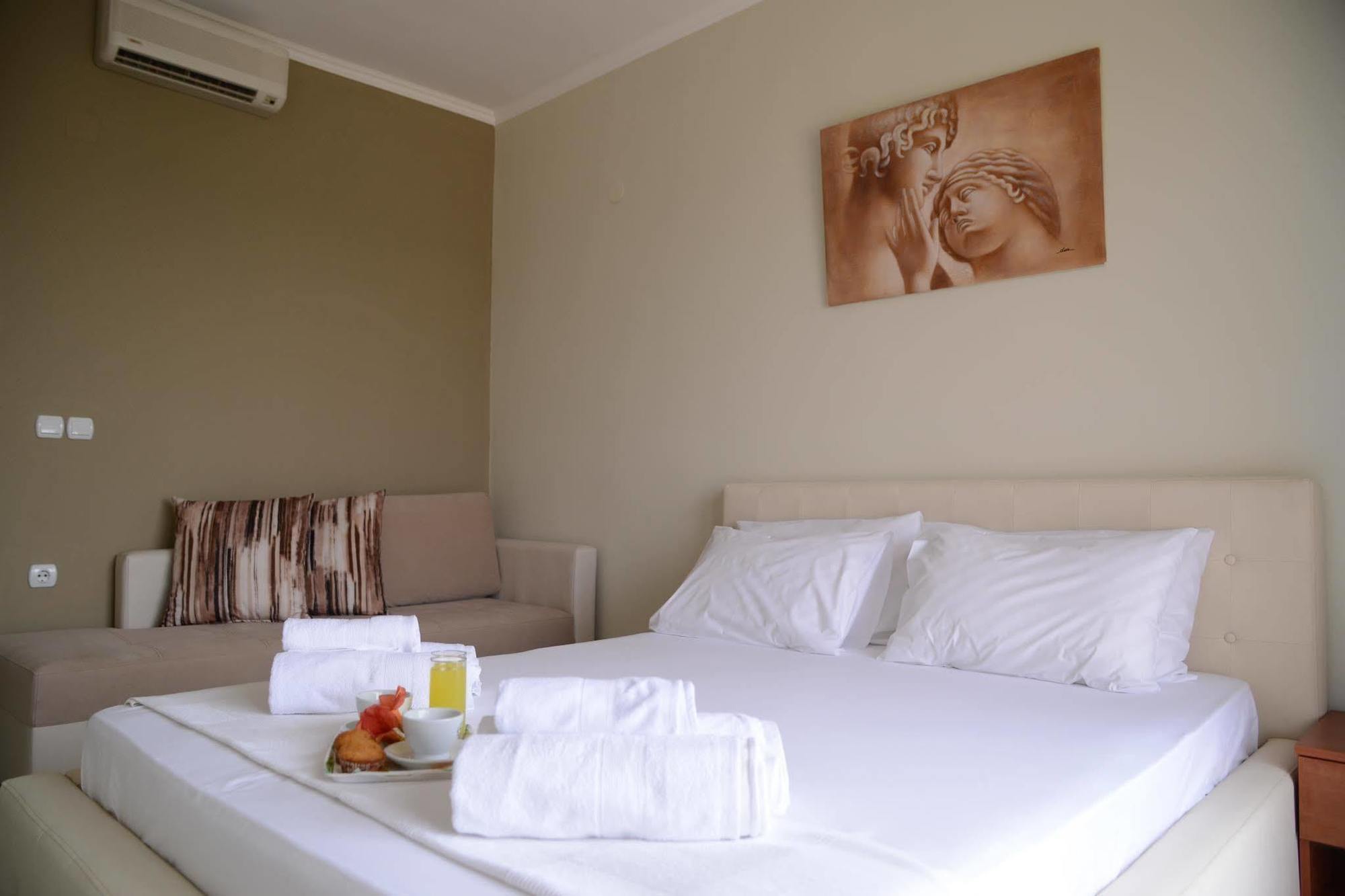 Crown Aparthotel Nea Skioni