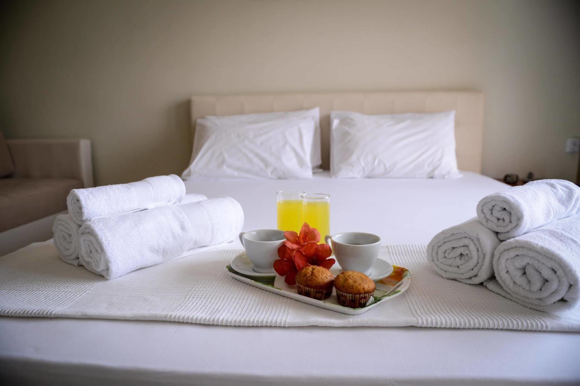 Crown Aparthotel Nea Skioni