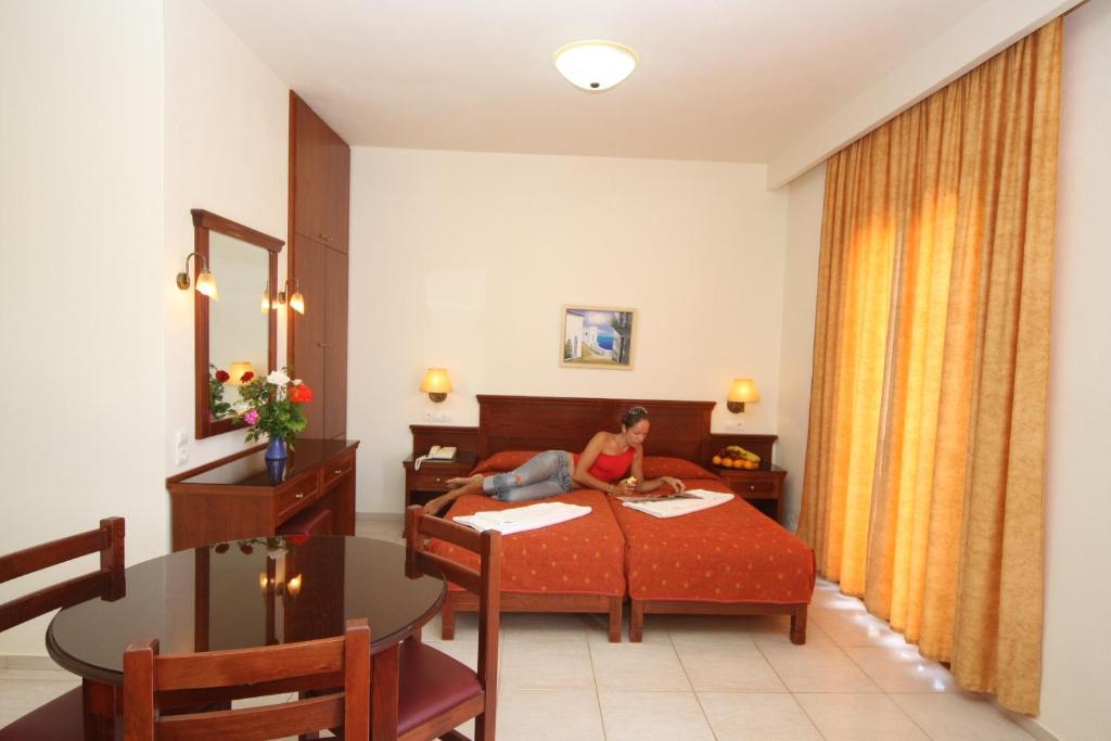 Maria Lambis Aparthotel
