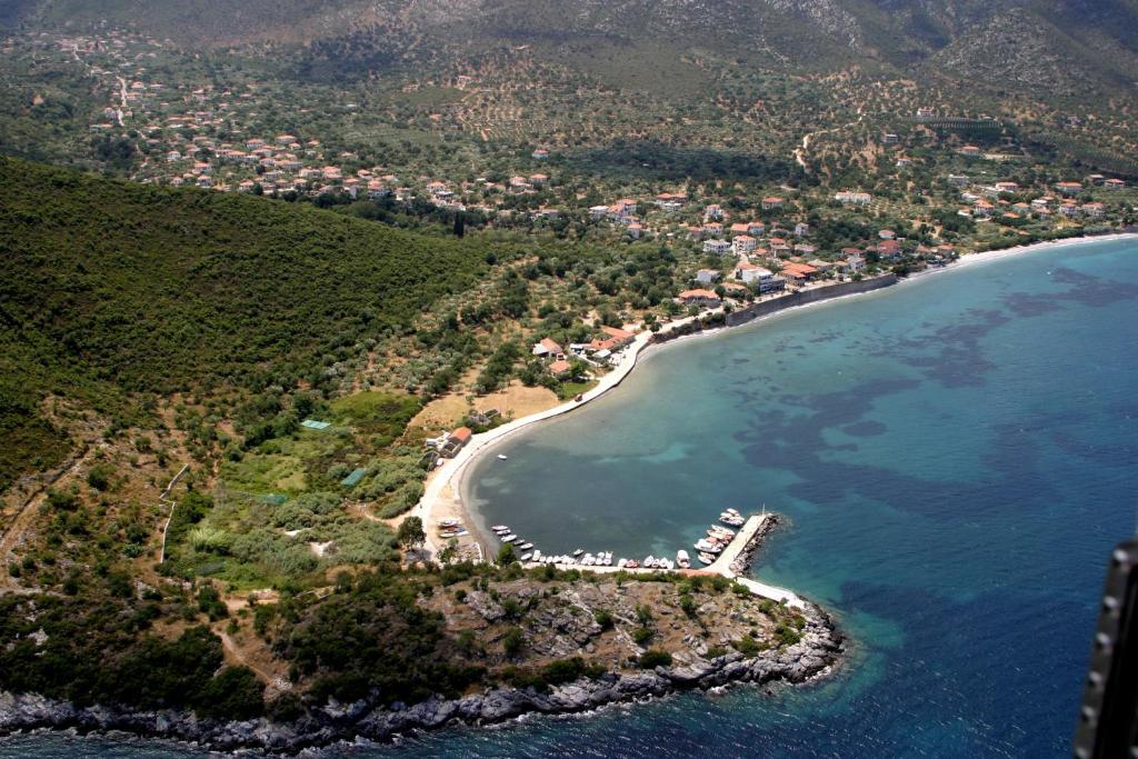 Patelis Aparthotel 3*