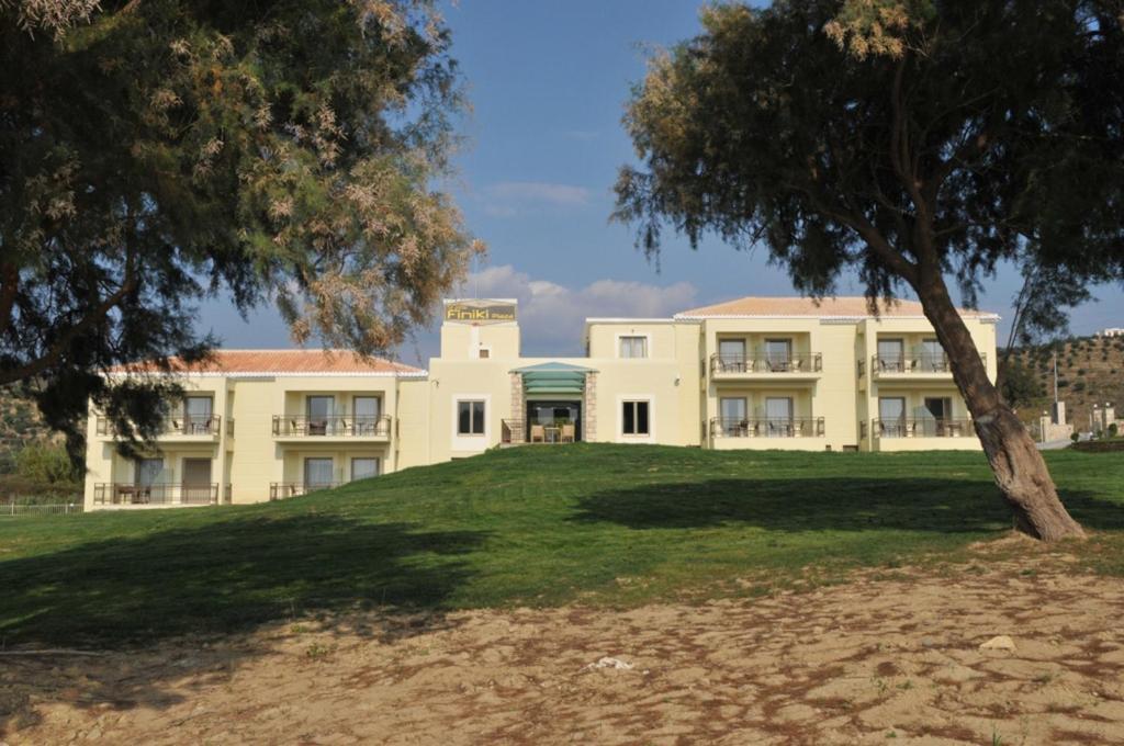 Aparthotel Finiki Plaza 3*
