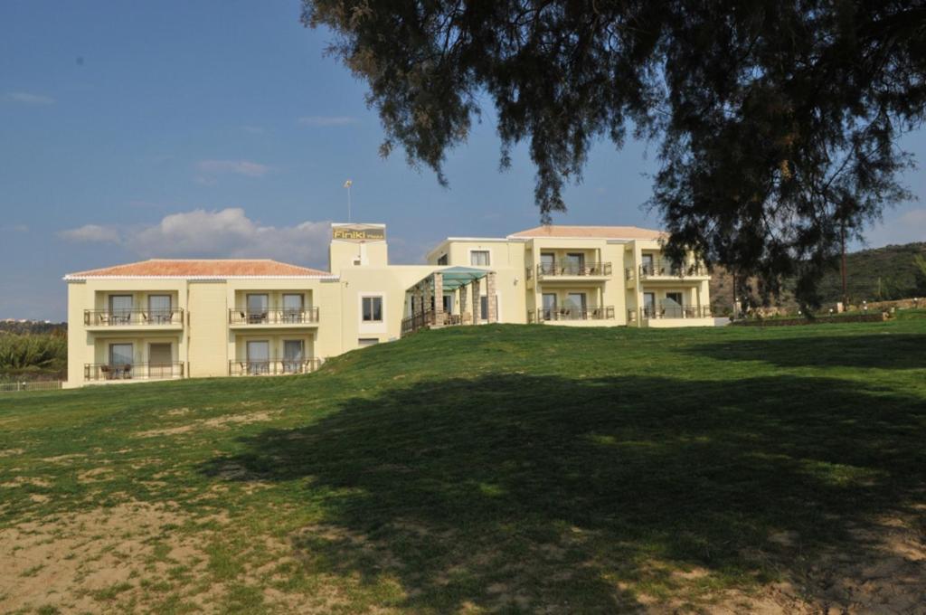 Finiki Plaza 3*