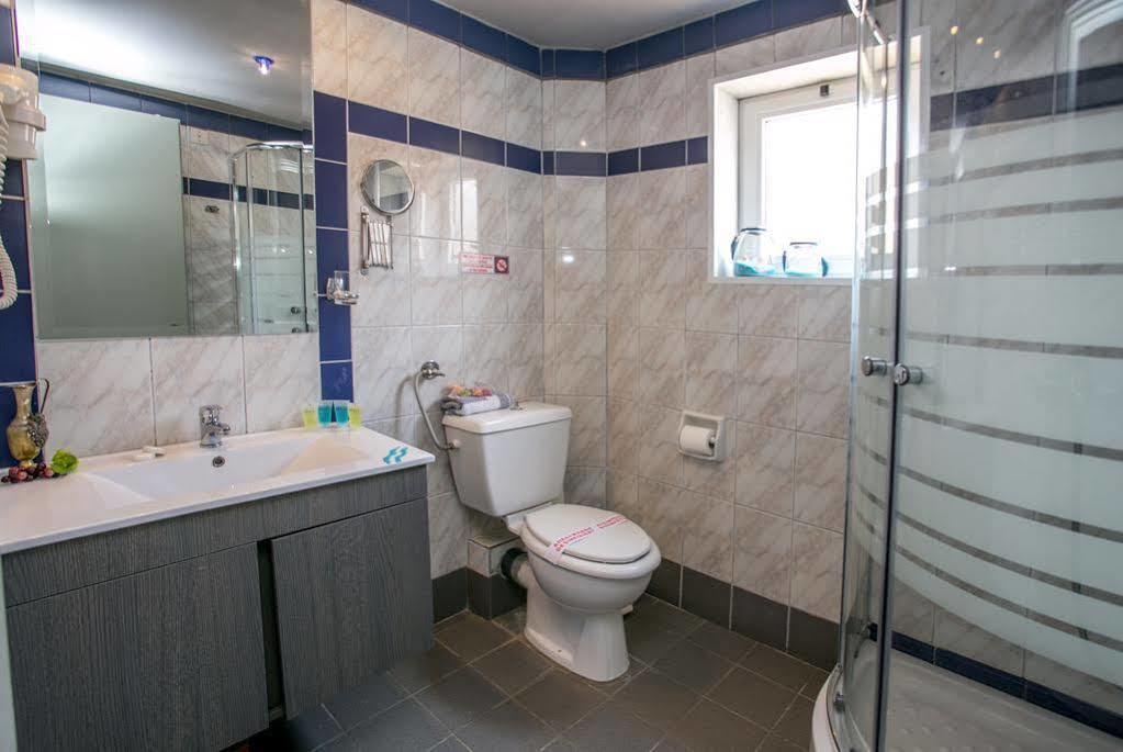 Thalassies Hotel 3*