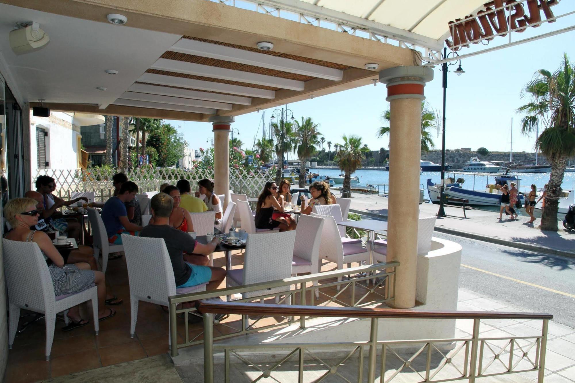 Astron Hotel
