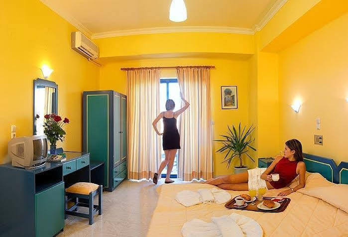 Adelais Hotel Tavronitis (Crete)