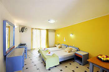 Apartment Raisakis *
