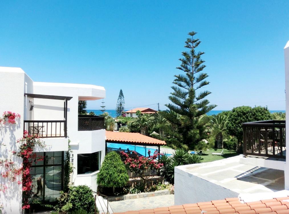Maris Resort