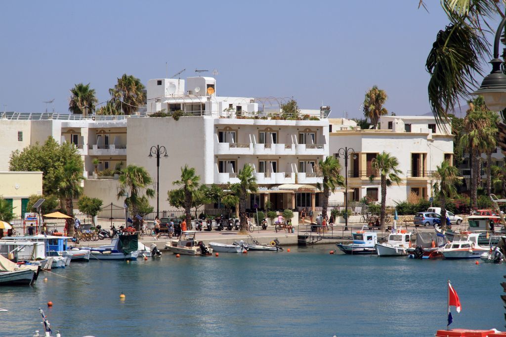 Astron Hotel
