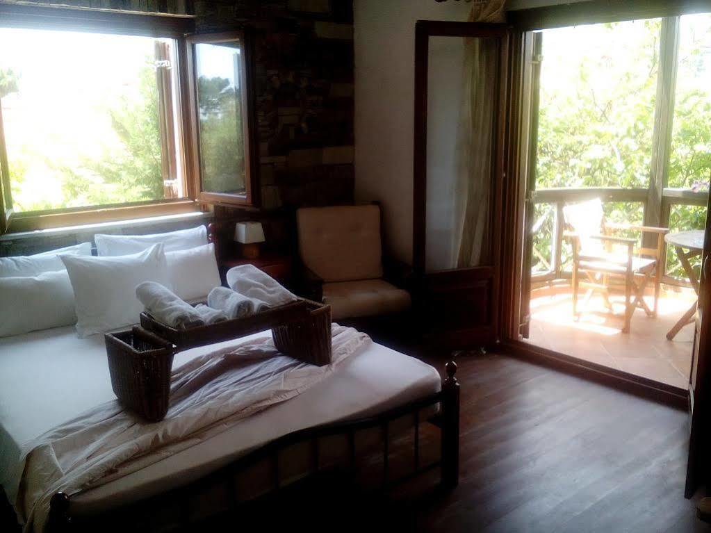 Kornilia Hotel