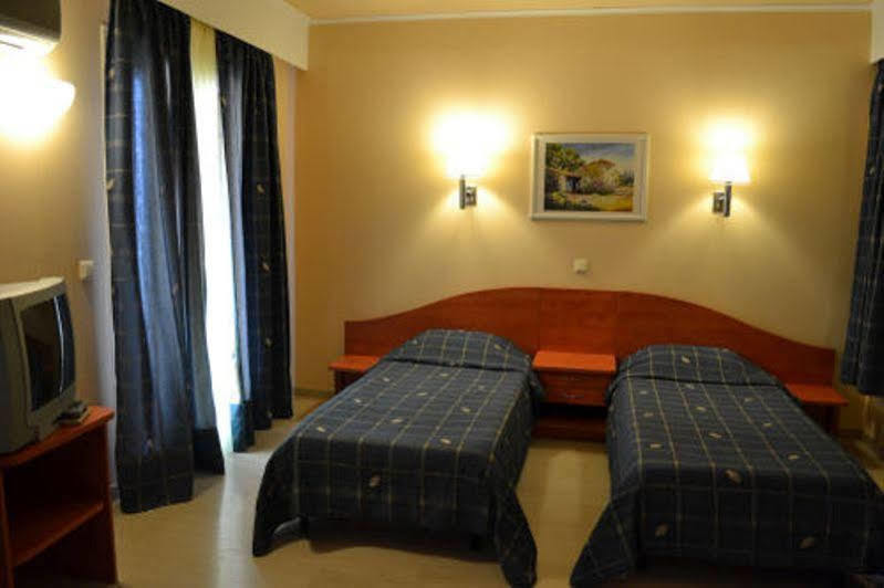 Aliki's Comfortable Holiday Apartments-great Location *