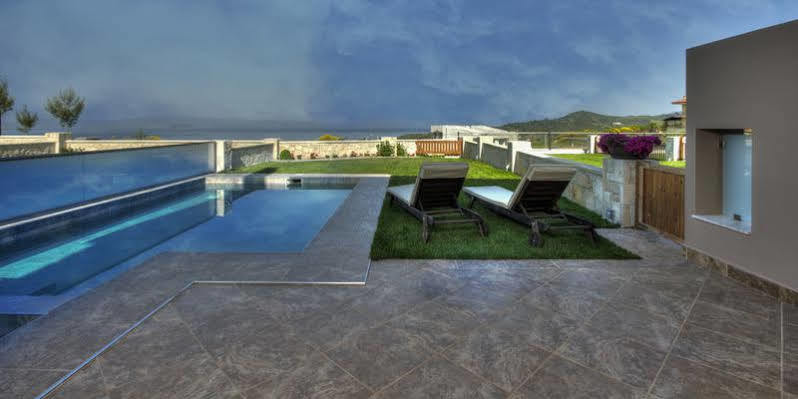 Sunny Villas *