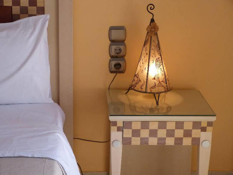 Hotel Oxygen Seaside Kamari (Santorini)