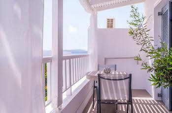 Hotel Milos Bay Suites 3*