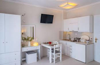 Milos Bay Suites 3* Adamantas (Milos)