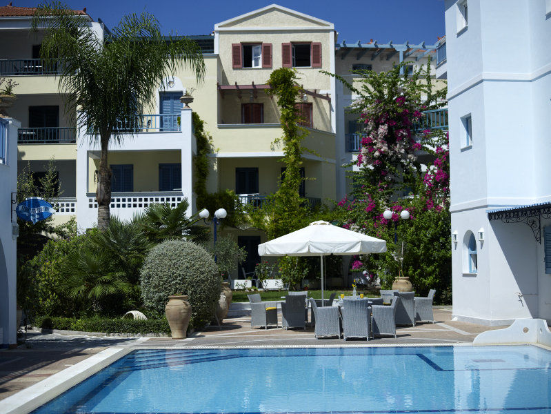 Nikis Village Aparthotel 3*