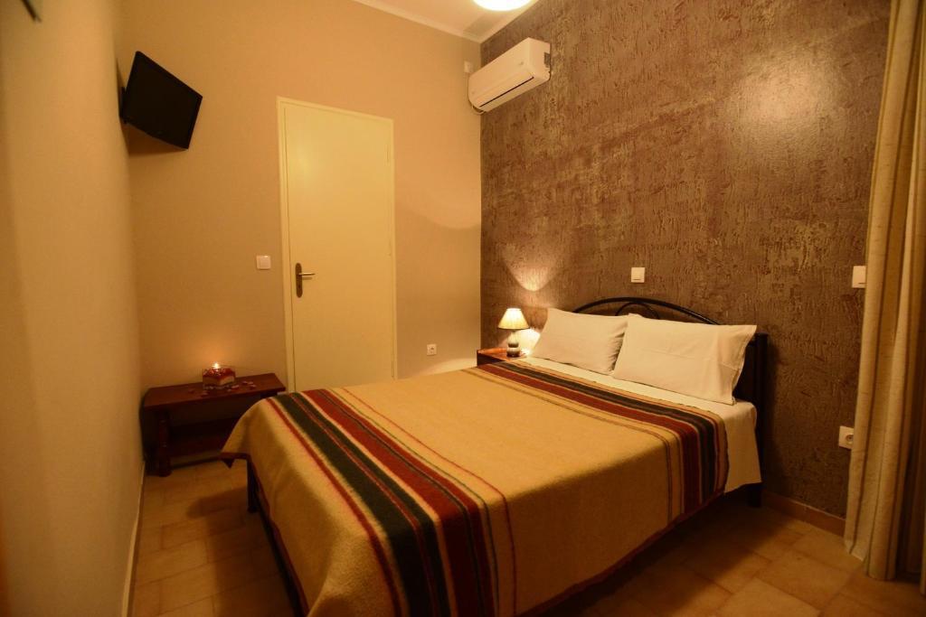 Argo Hotel *