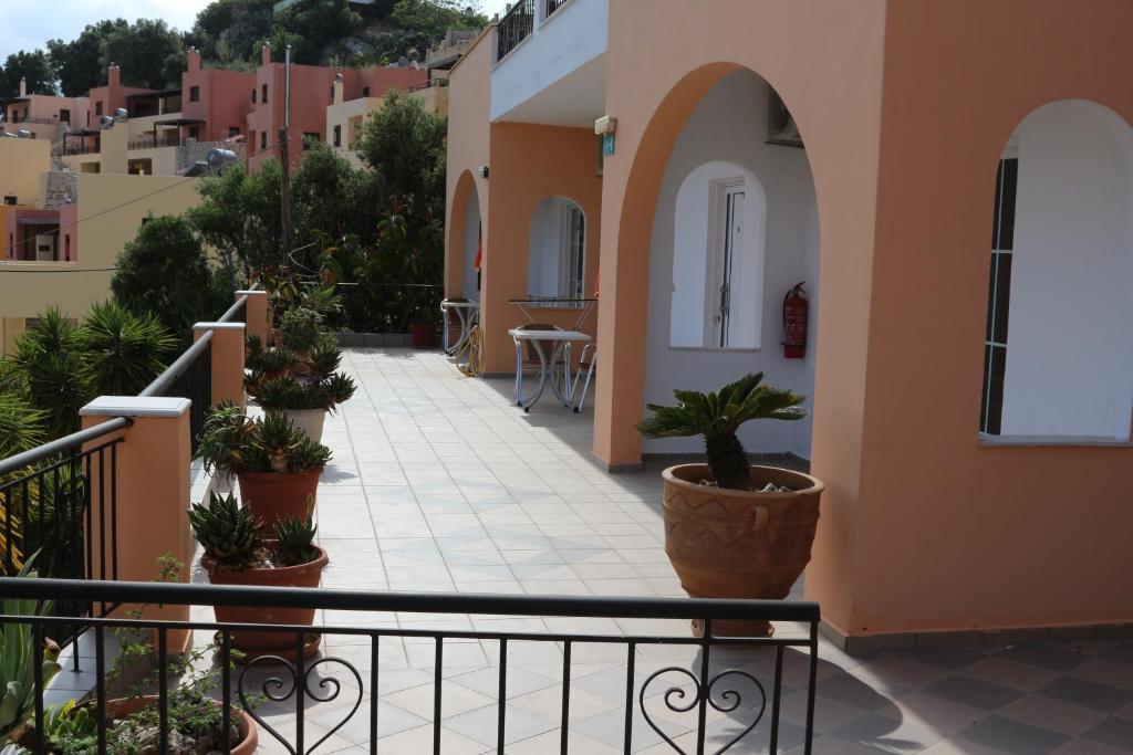 Alkion Aparthotel 2*