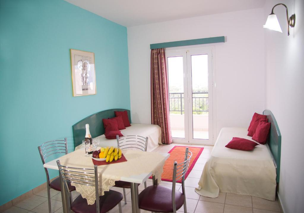 Theoni Apartment *