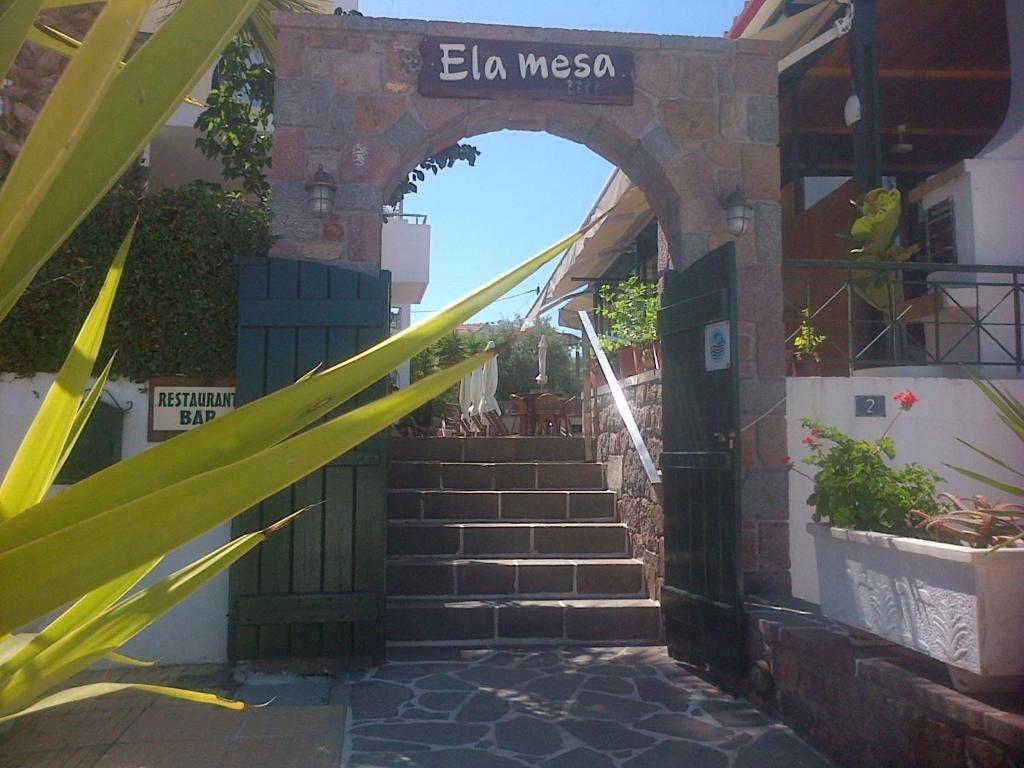 Ela Mesa 4*