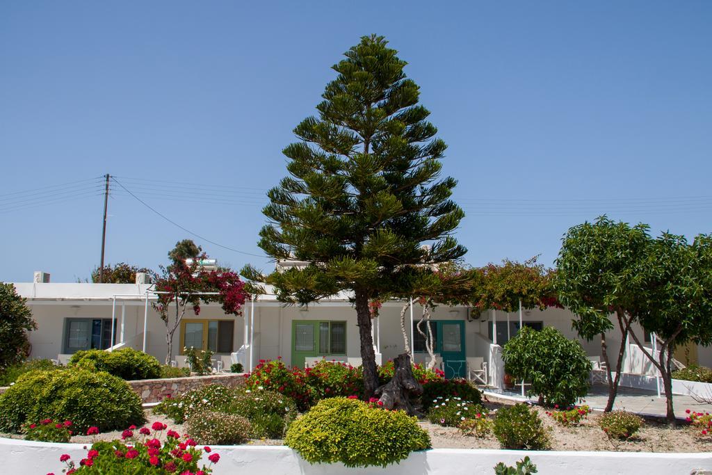 Parasporos Village Aparthotel