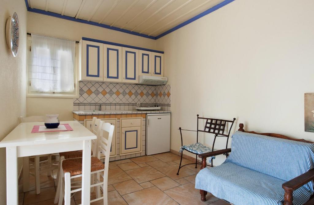 Chiliadromia Apartment *