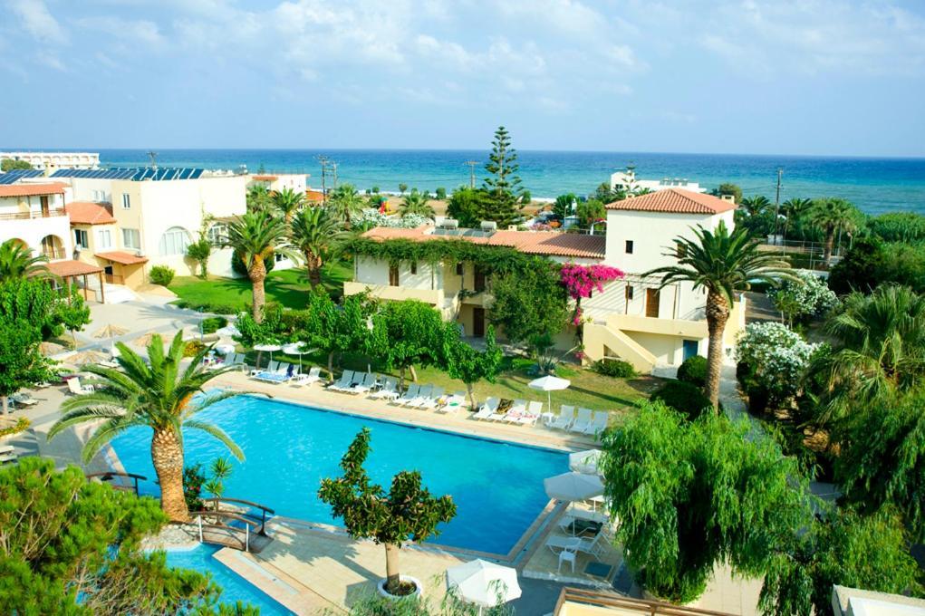 Hotel Maravel Sky & 3*