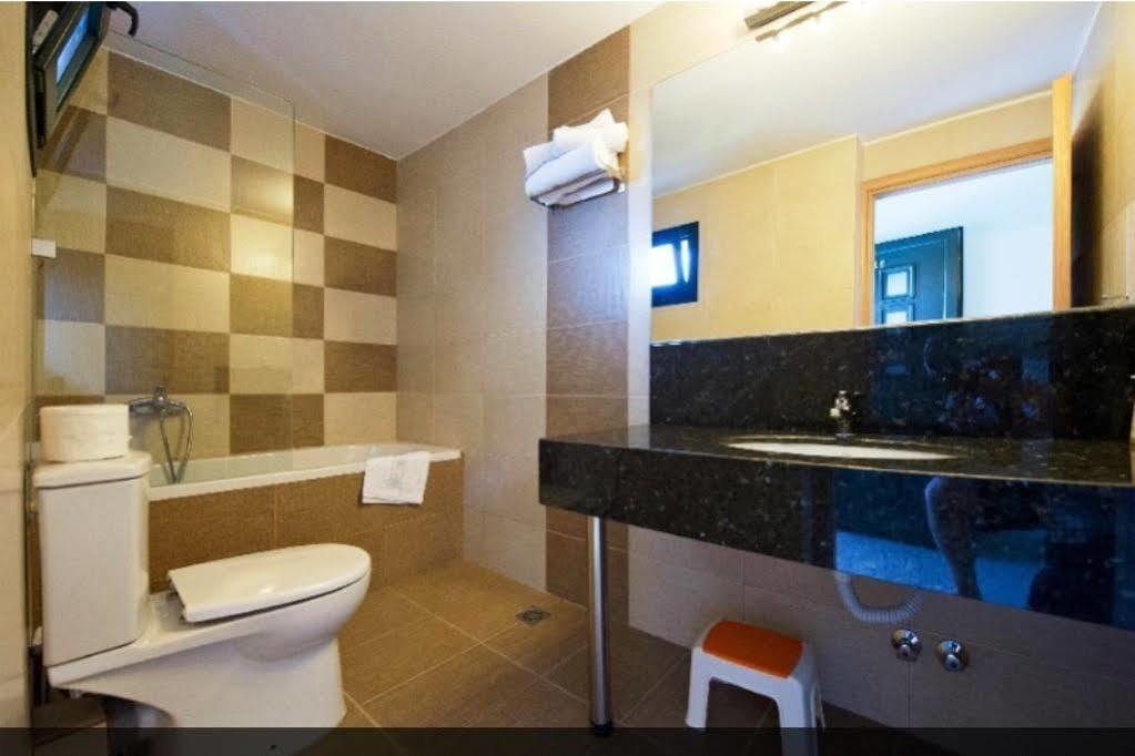 Aristidis Garden 2*