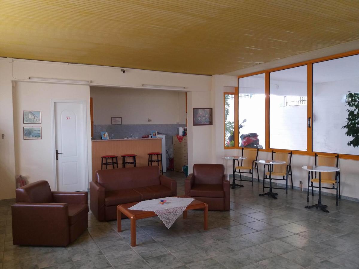 Aparthotel Garyfallia