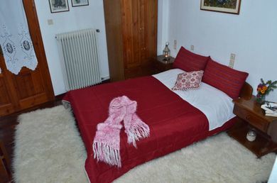 To Balkoni Tis Agorianis Eptalofos