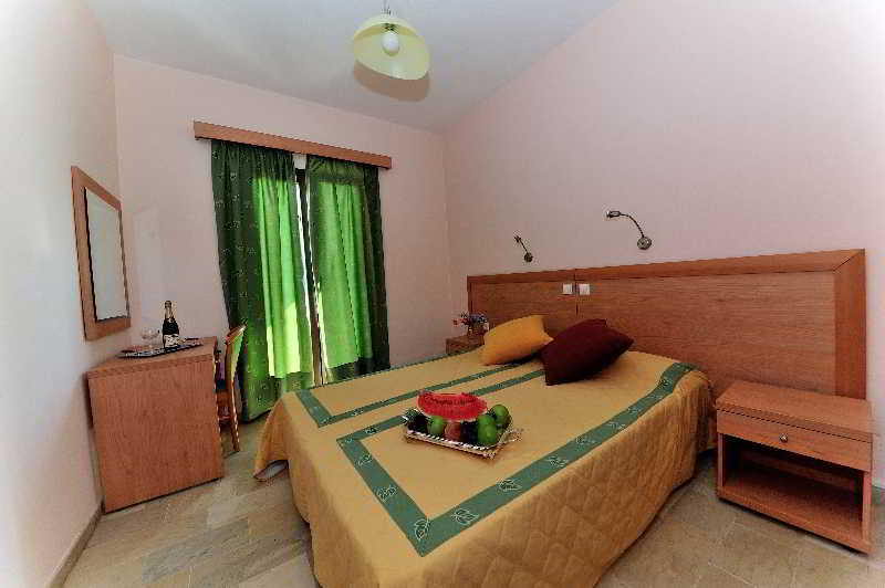 Vassilias Beach Hotel 2*