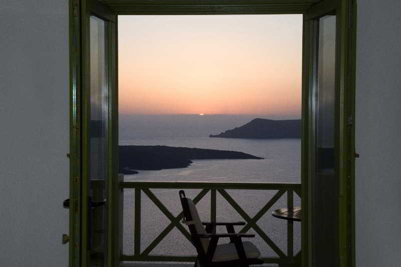 Adamis Majesty Hotel 3*