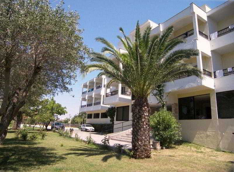 Island Hotel 3*