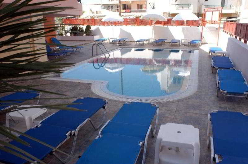 Daisy Aparthotel 2*