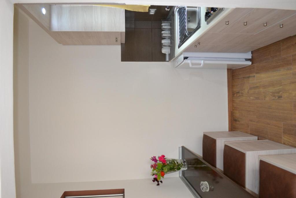 Aparthotel Karavos 2*