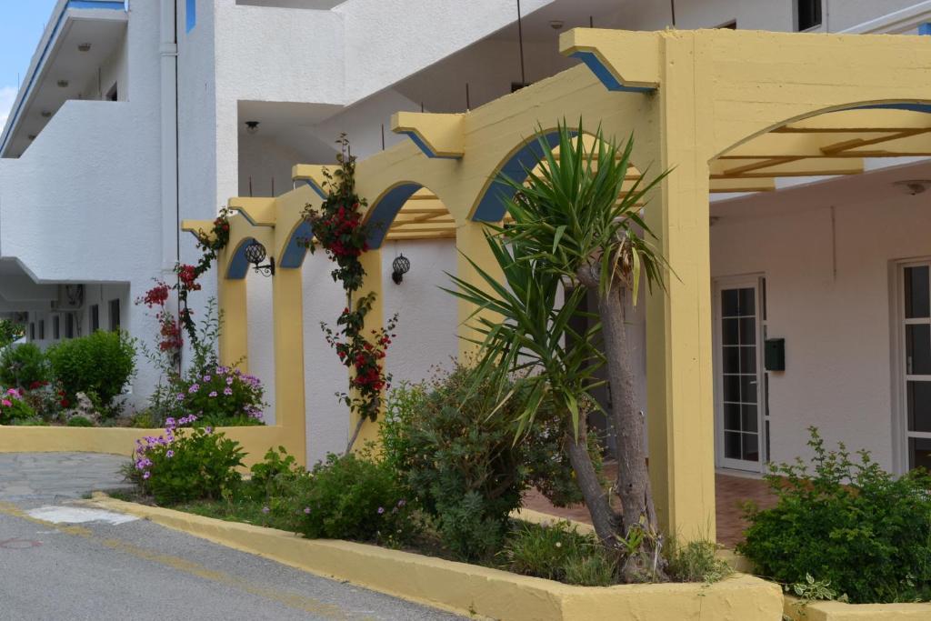 Karavos Aparthotel Archangelos (Rhodes)