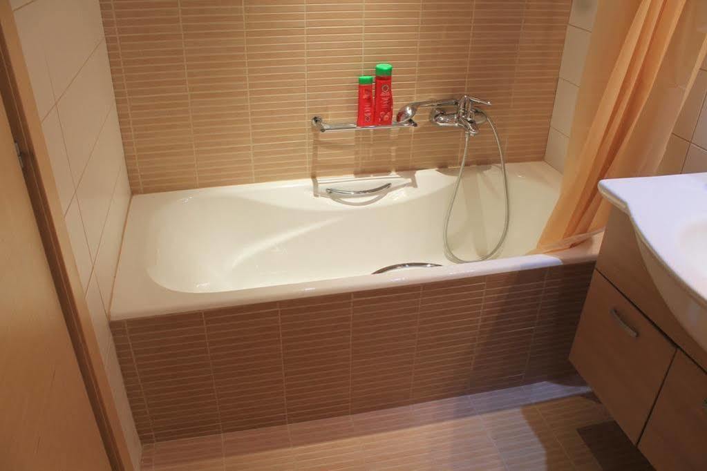 Avia Holiday Homes