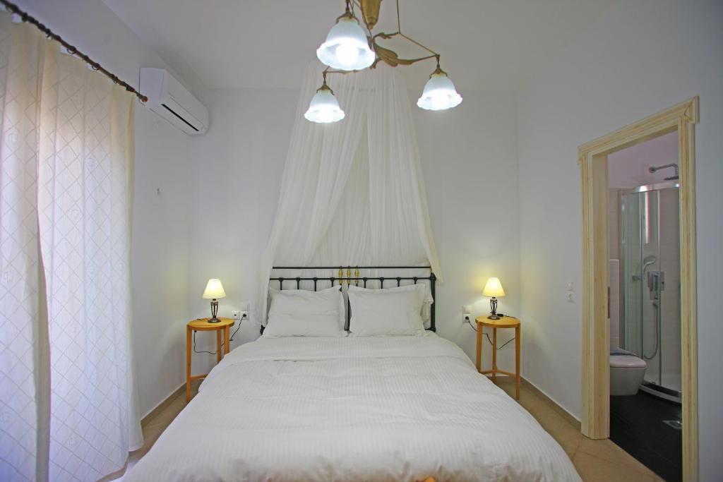 Mando Beachfront Guest house 3*