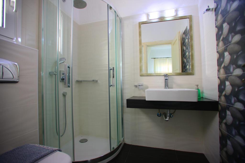 Mando Beachfront Guest house 3*
