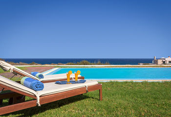 Cristelia Luxury Sea Front & Pool Villa *