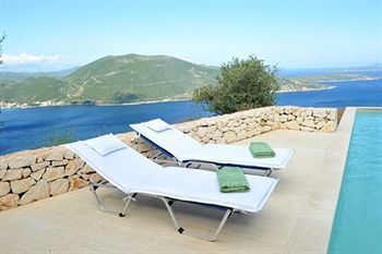 Urania Luxury Villas Pondi