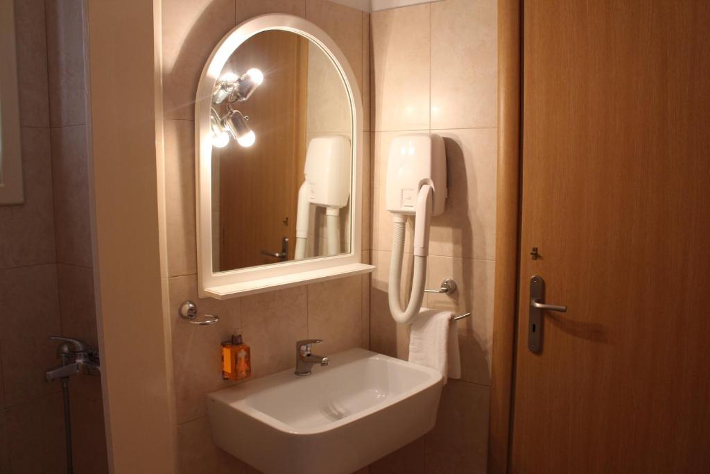Hotel Kamari 2*