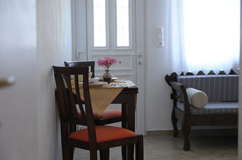 Tsakanos Apartment *