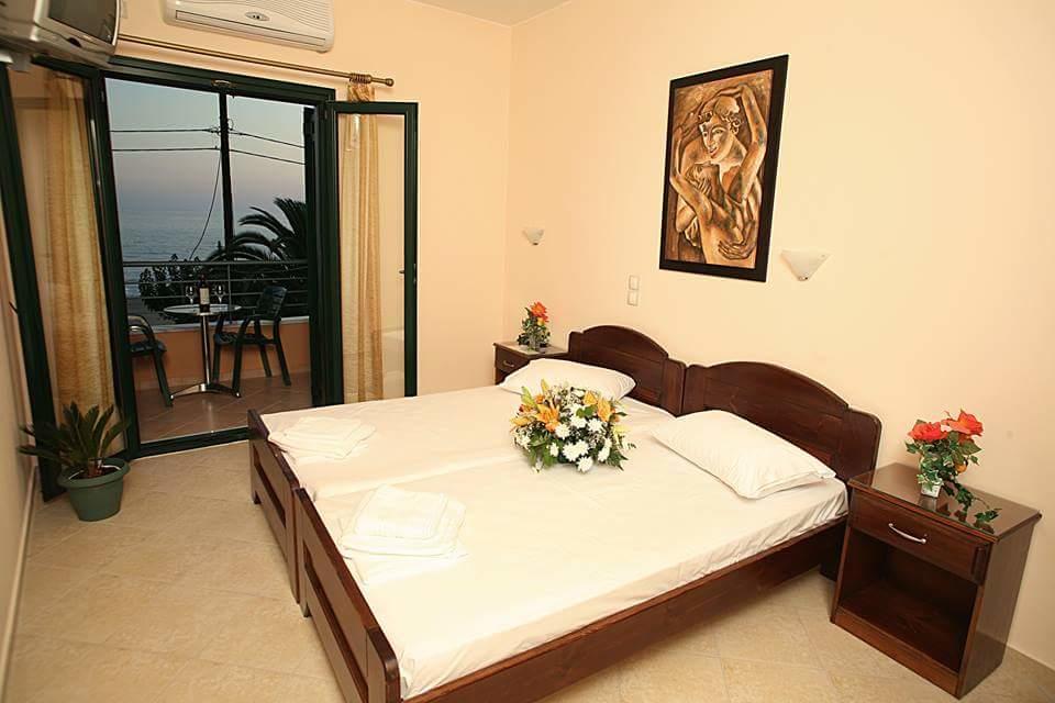 Kouros Aparthotel *